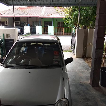 Homestay Amsyarah Seri Iskandar Bagian luar foto