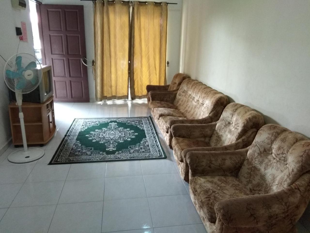 Homestay Amsyarah Seri Iskandar Bagian luar foto