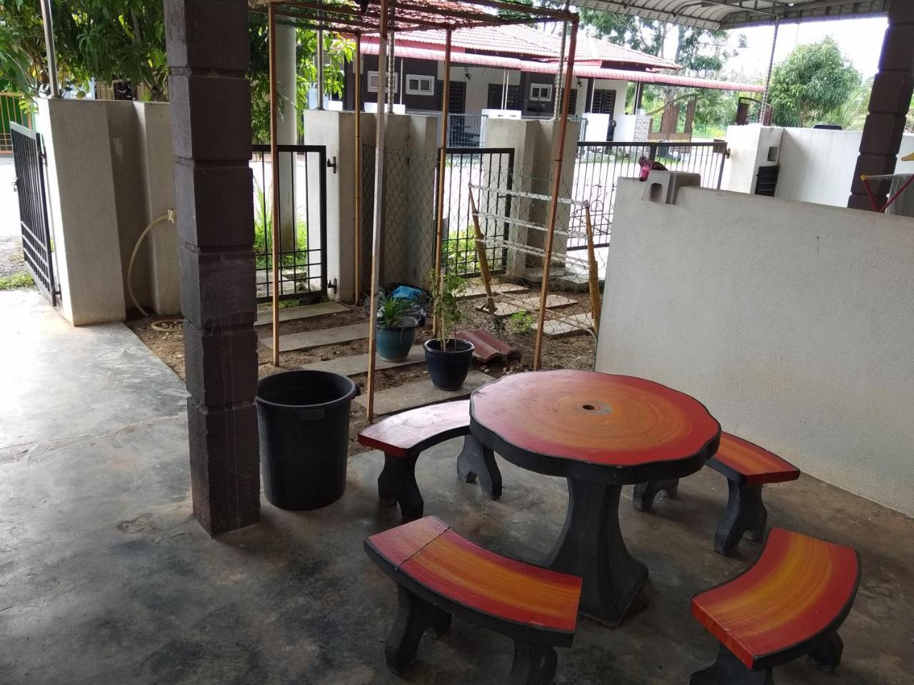 Homestay Amsyarah Seri Iskandar Bagian luar foto